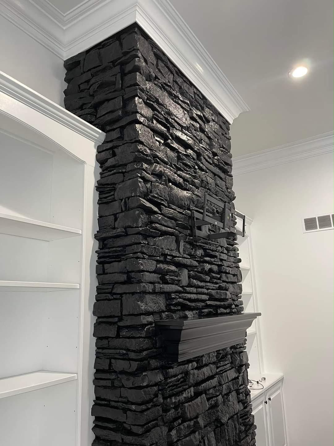 Fireplace photo 2